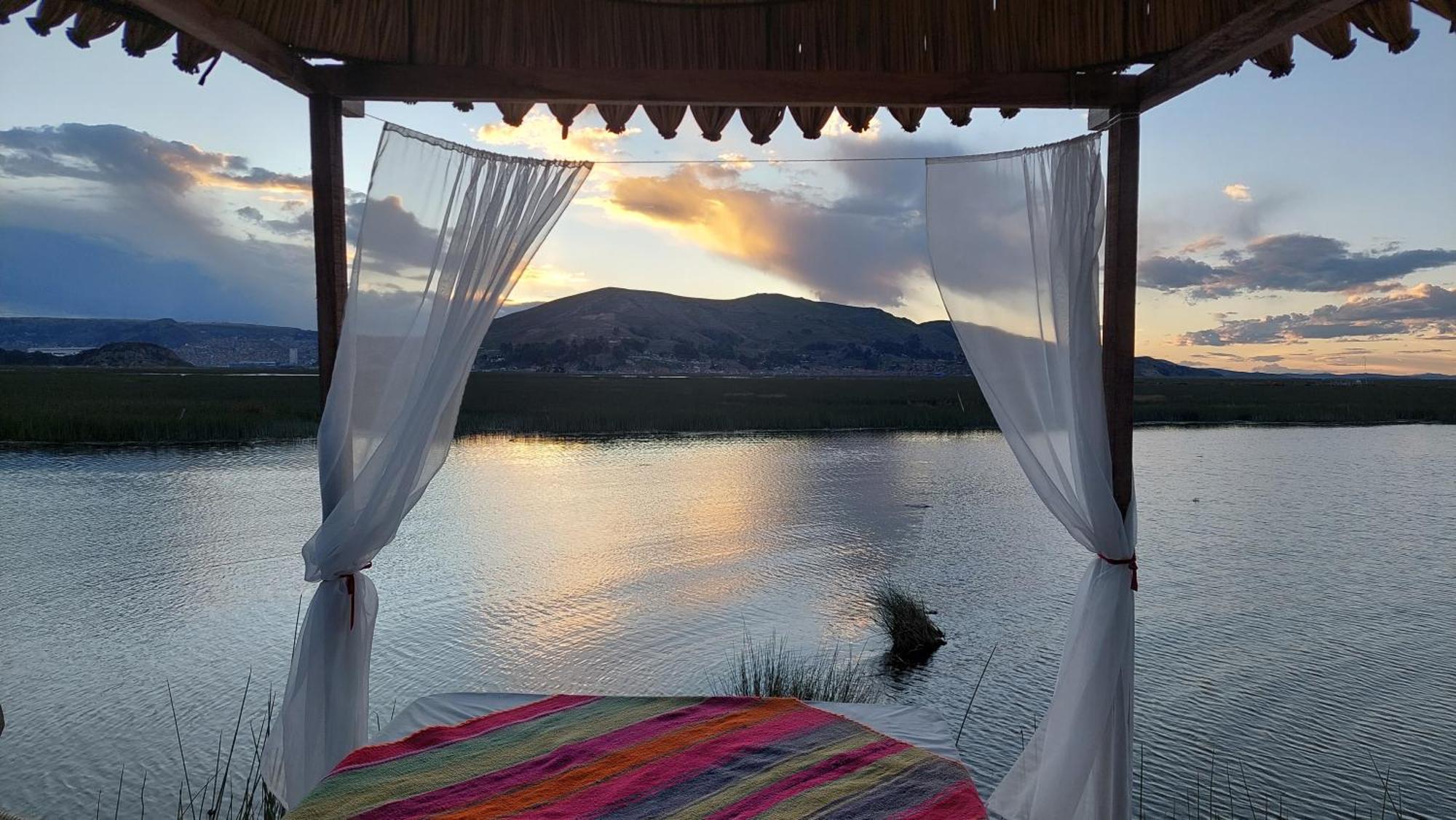 Uros Lodge Peru Puno Eksteriør billede